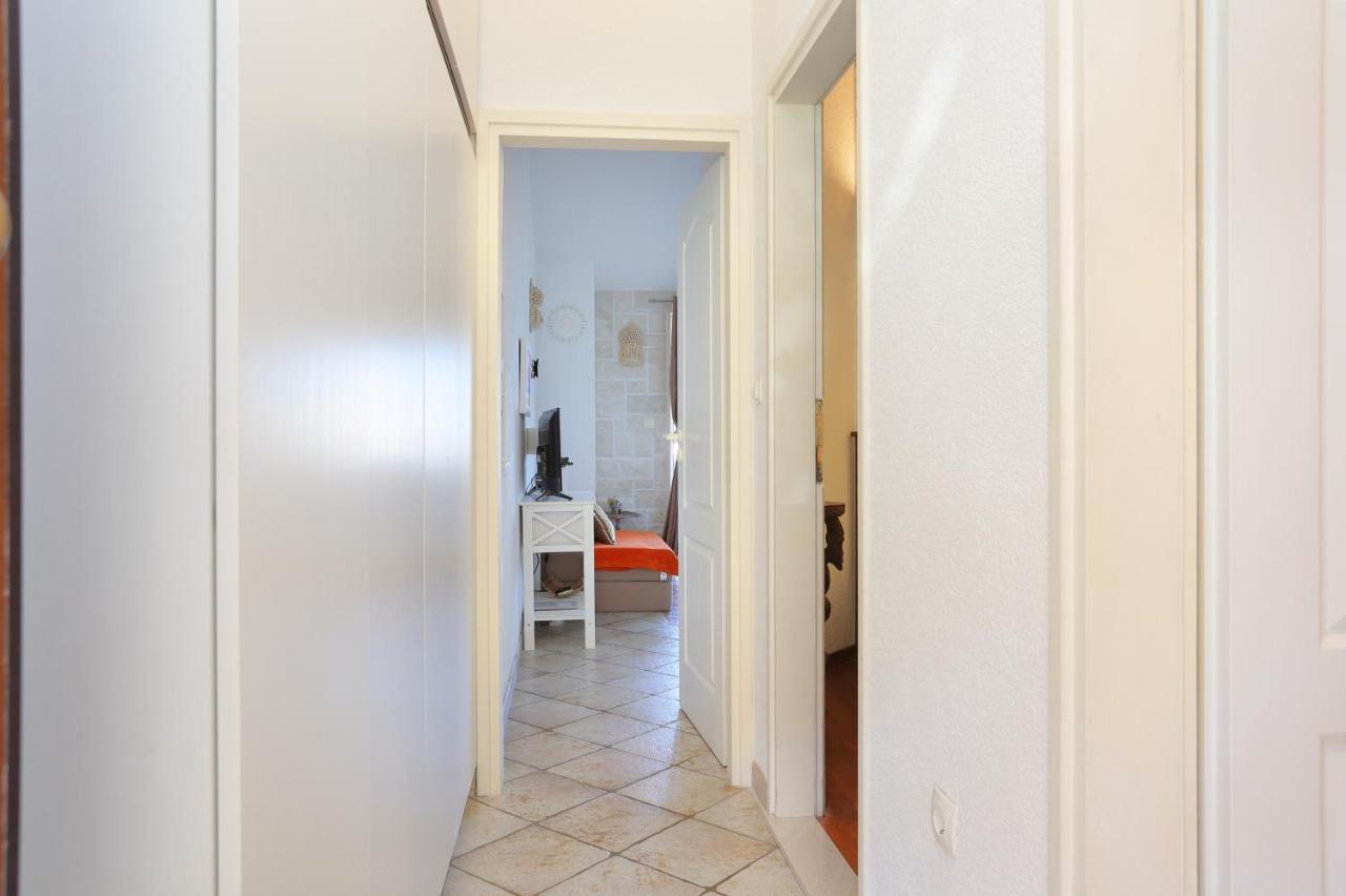 Apartments By The Sea Okrug Donji, Ciovo - 12502 Okrug Gornji Εξωτερικό φωτογραφία