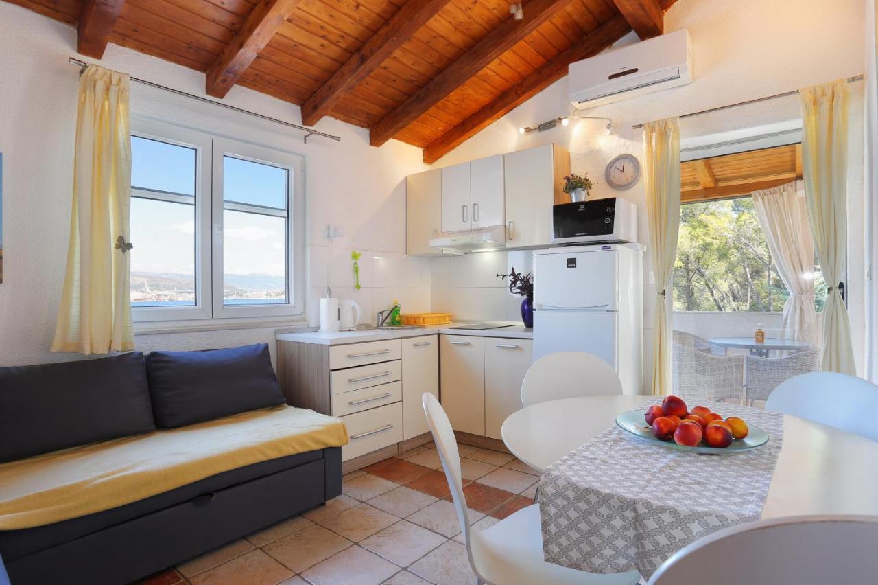 Apartments By The Sea Okrug Donji, Ciovo - 12502 Okrug Gornji Εξωτερικό φωτογραφία